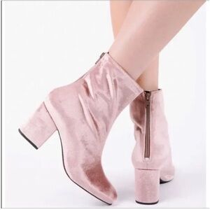 Free people pink velvet ankle booties velour zip back size 9 EUC